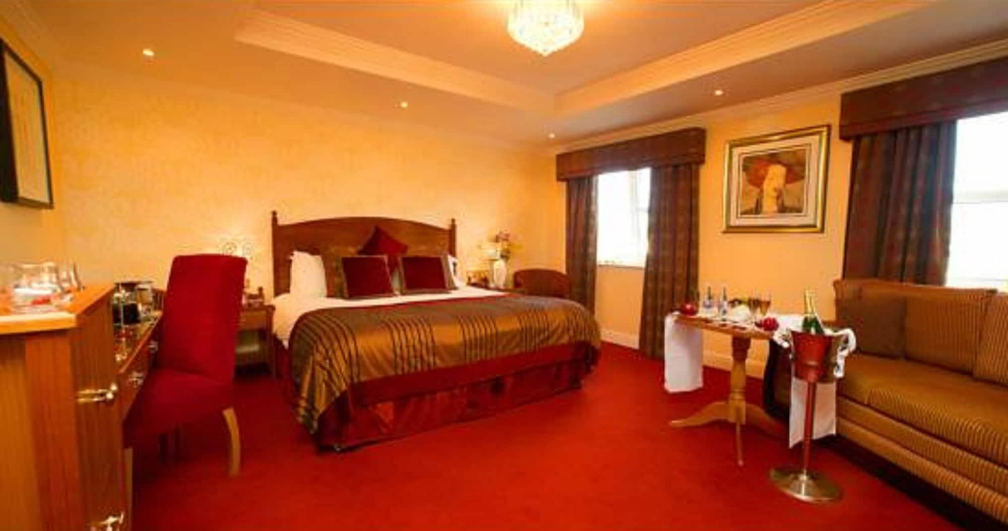 The Newgrange Hotel Navan Exterior photo