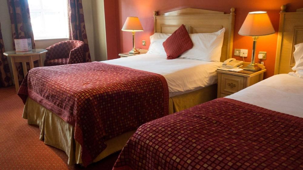 The Newgrange Hotel Navan Exterior photo