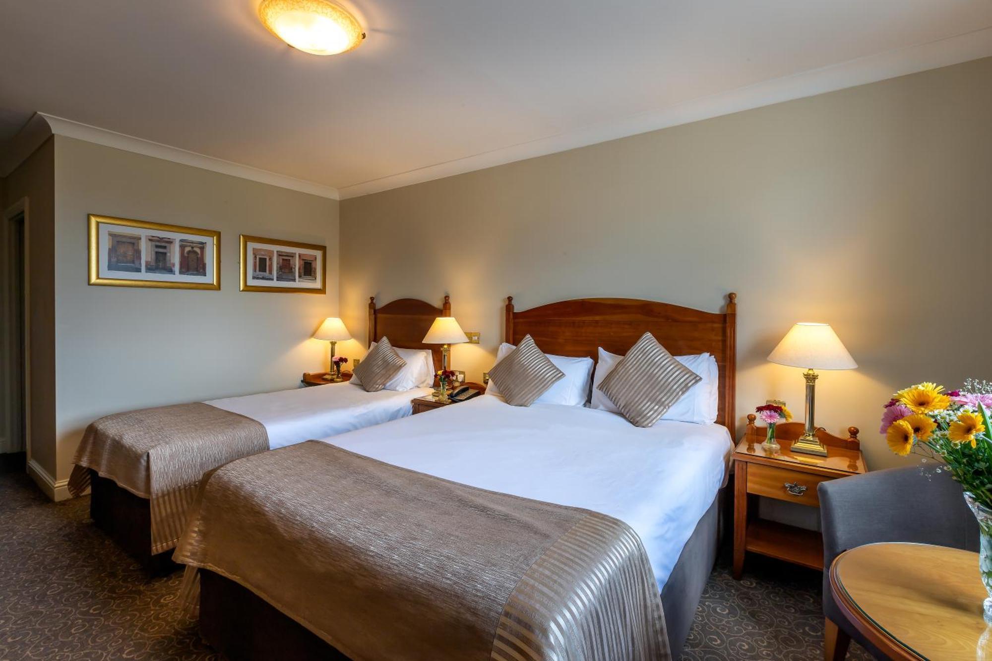 The Newgrange Hotel Navan Exterior photo