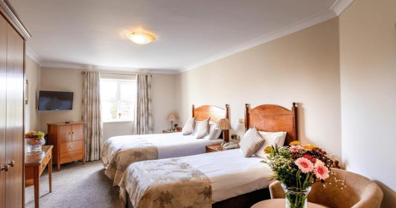 The Newgrange Hotel Navan Exterior photo