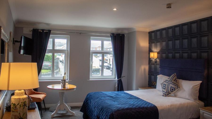 The Newgrange Hotel Navan Exterior photo