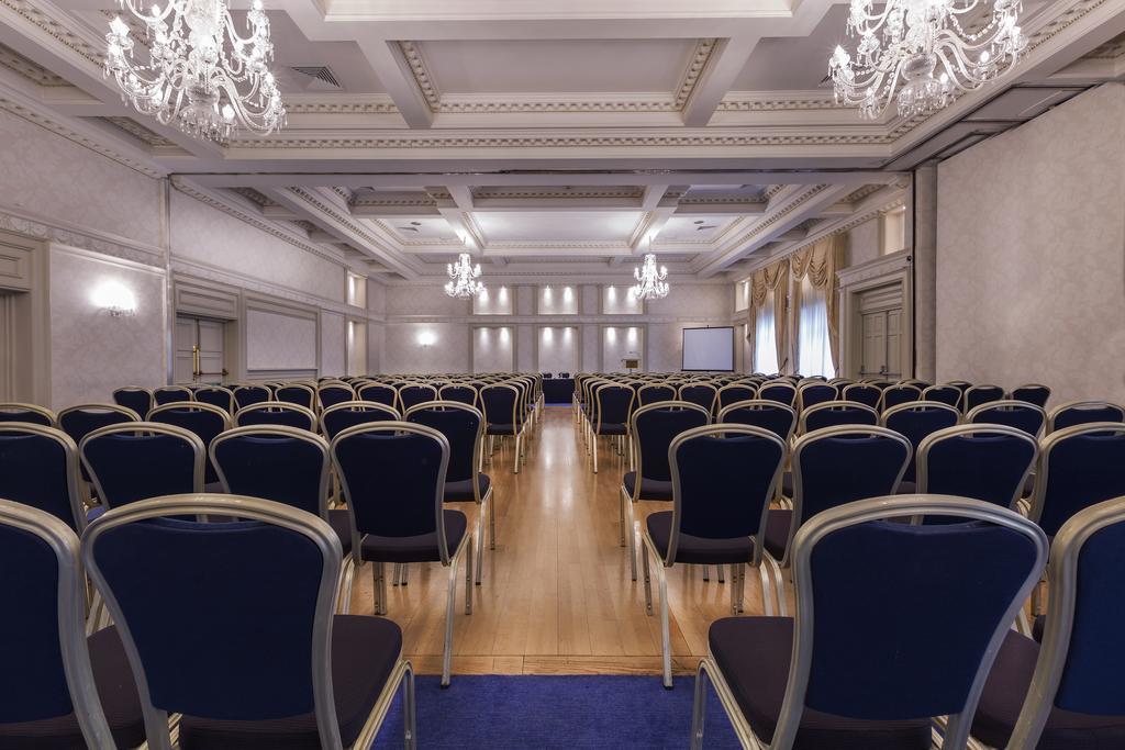 The Newgrange Hotel Navan Exterior photo